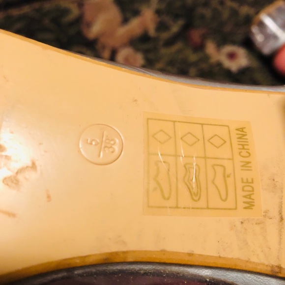 Heels - Picture 3 of 3